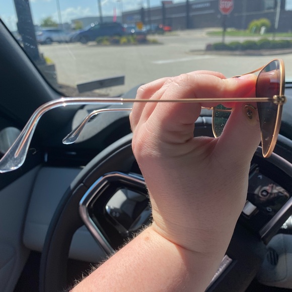 Ray-Ban polarized Aviator Sunglasses - Picture 4 of 4